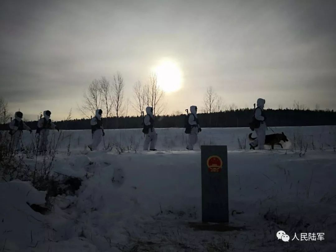 「渭南青年网」2019年最后一天，头条留给中国军人！