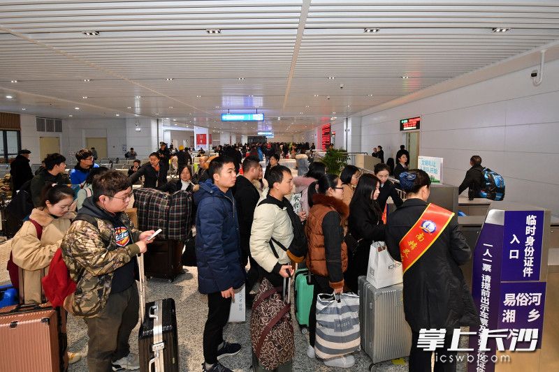 [长沙晚报掌上长沙]长沙汽车南站“营业” “七位一体”无缝换乘快捷出行