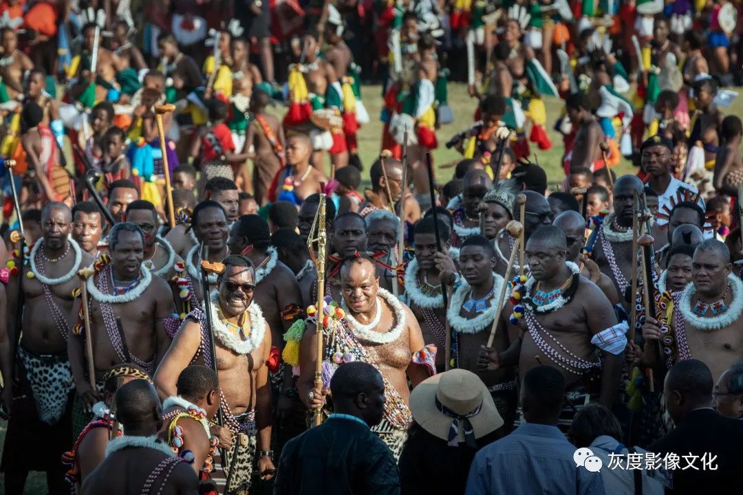 在祖鲁文化中,芦苇寓意贞洁.