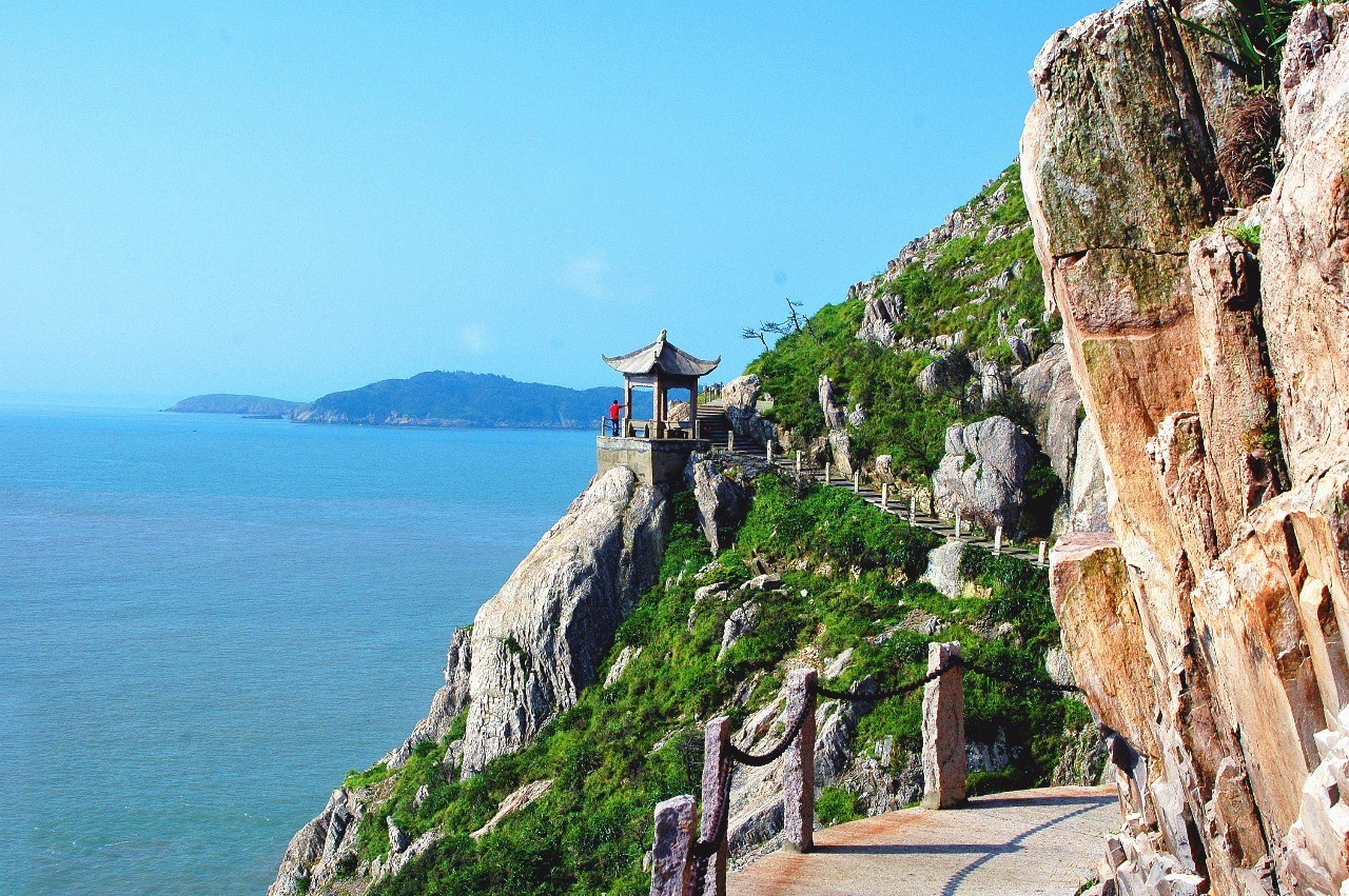 地址: 台州市玉环市大鹿岛孤悬在烟波浩瀚的东海,距玉环坎门港6海里.