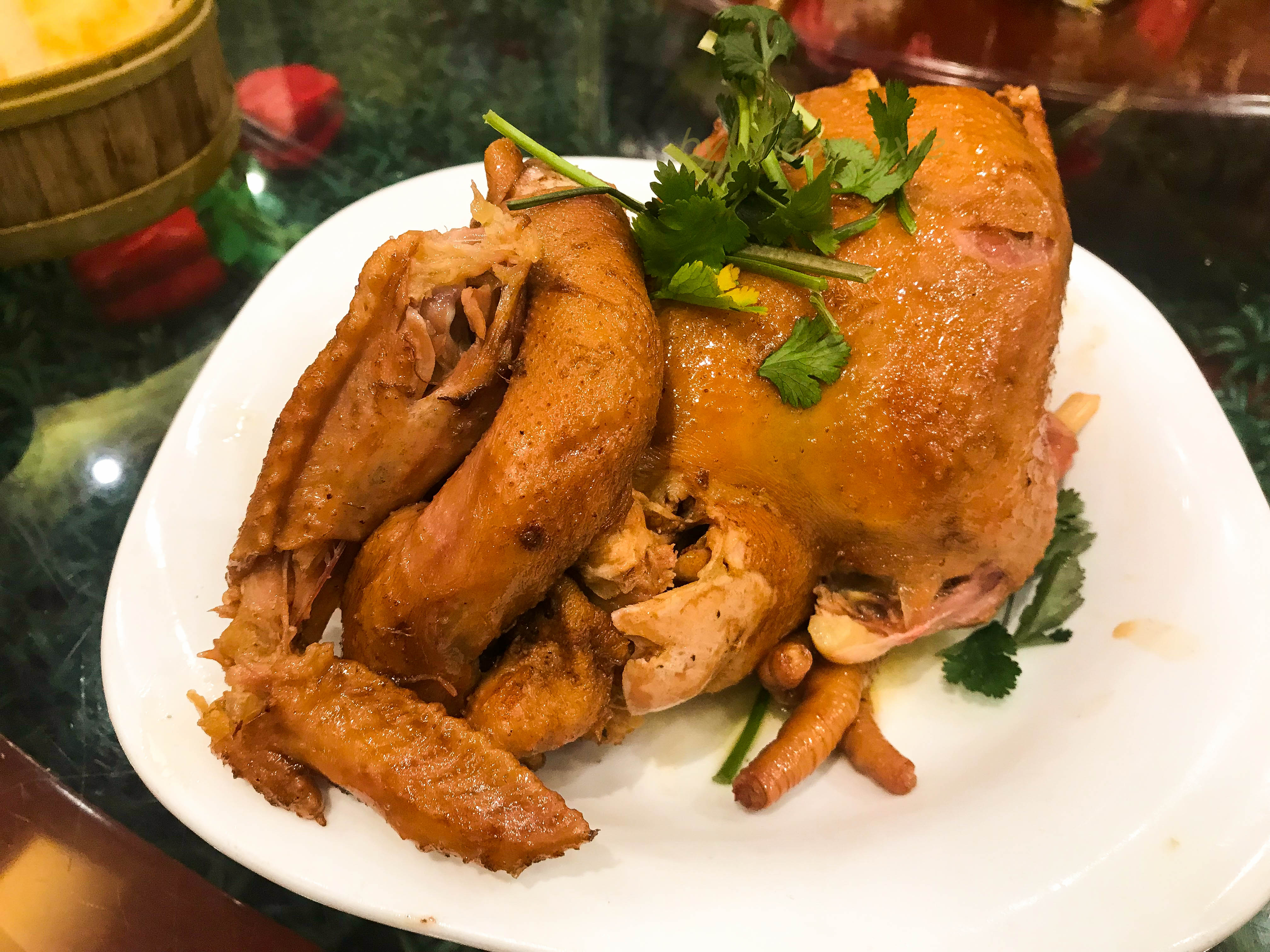 朋友孩子结婚宴客菜足足上了30道一问价格我立马不说话了