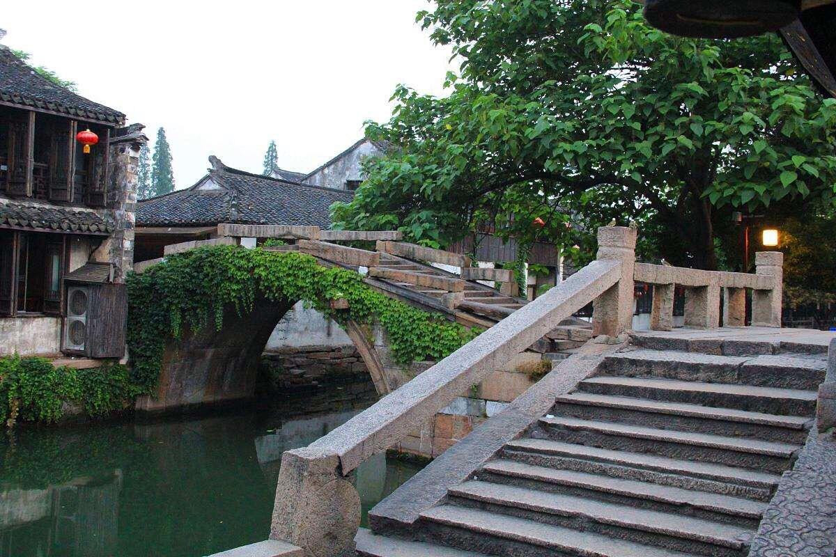 中国历史文化明镇江南水乡古镇周庄