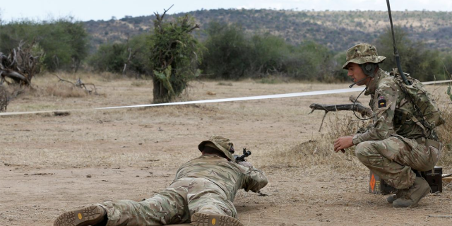 [环球时报]美军基地遇袭同日，肯尼亚3名恐怖嫌犯试图闯英国军营被捕