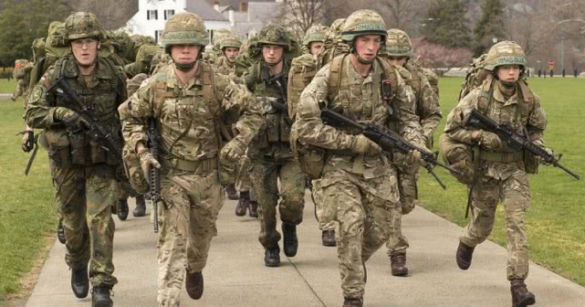 环球时报@美国大量民众收到强制征兵通知，美军：不是我们发的