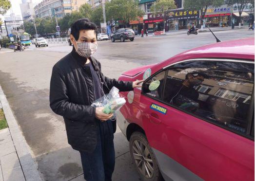 「半岛晨报」男子躺了8天水米不进，开口第一句话竟是……