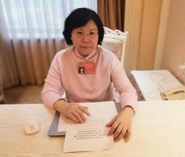 2020河北省两会省政协委员李幼东青少年自伤行为亟待重视