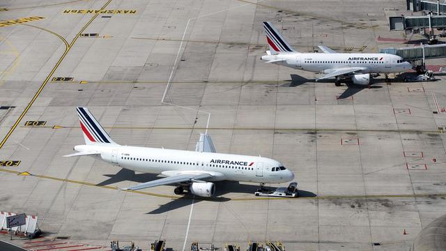 「环球时报」世界多家航空公司绕开两伊领空，欧亚航线将费时又费钱