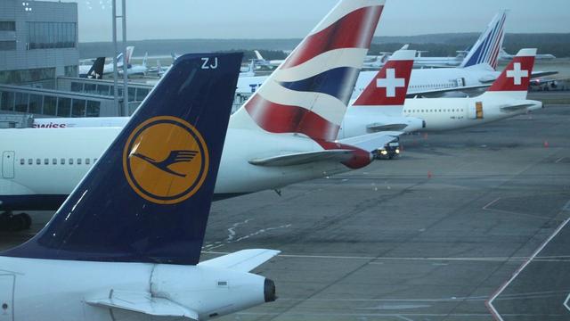 「环球时报」世界多家航空公司绕开两伊领空，欧亚航线将费时又费钱