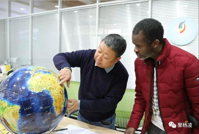 「农业科技报」封面人物｜“草帽教授”海江波：用杨凌科技在非洲播种“消贫”希望