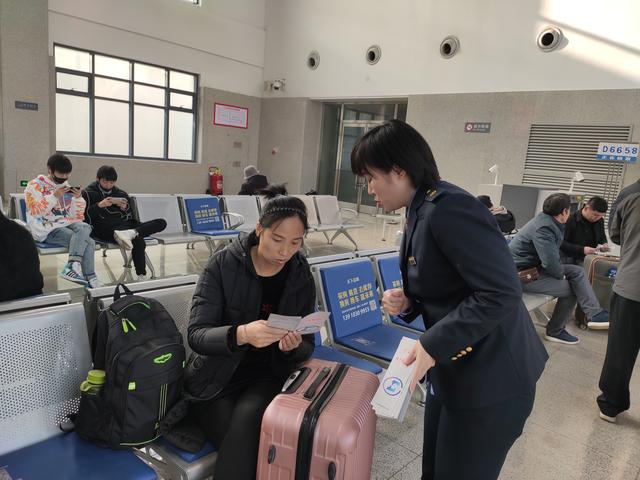 #河北日报#超方便！今日起，雄安新区白洋淀站、白沟站实行电子客票啦