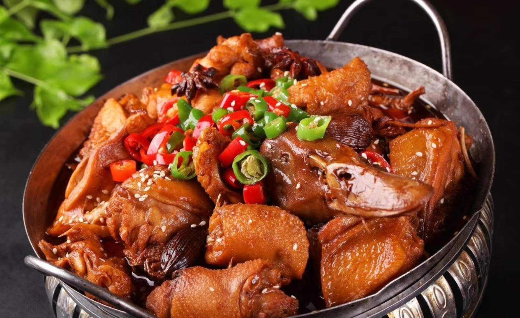 这鸭加它一炖滋补养胃喝两碗还嫌少是个不错的新春宴客菜