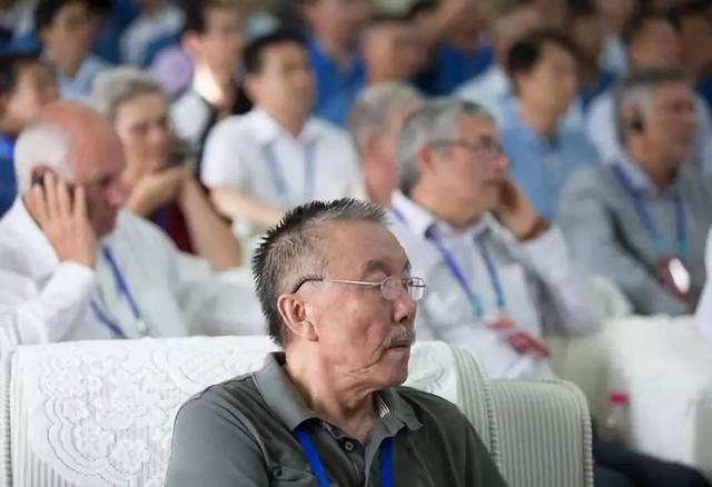 【南国今报】上热搜！中国天眼正式开放运行，网友评论都在喊一个名字……