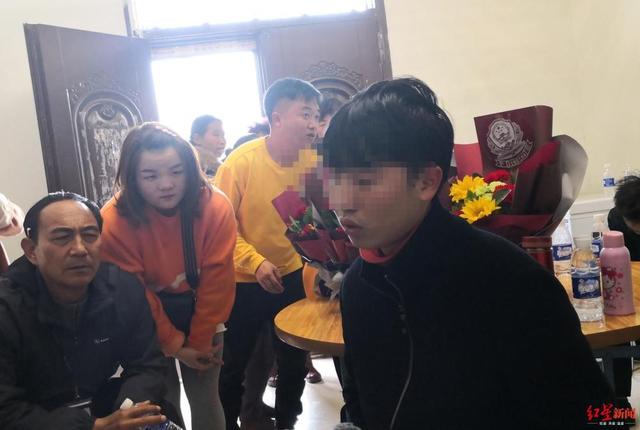 「生活报」父亲卖掉修理厂寻子，13年后终团聚