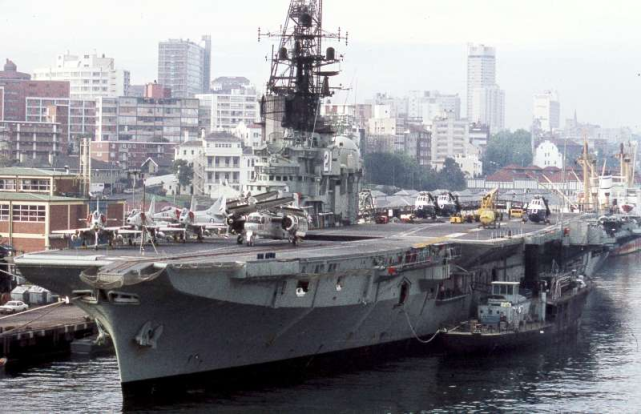 中国购买了墨尔本号航母用于拆解