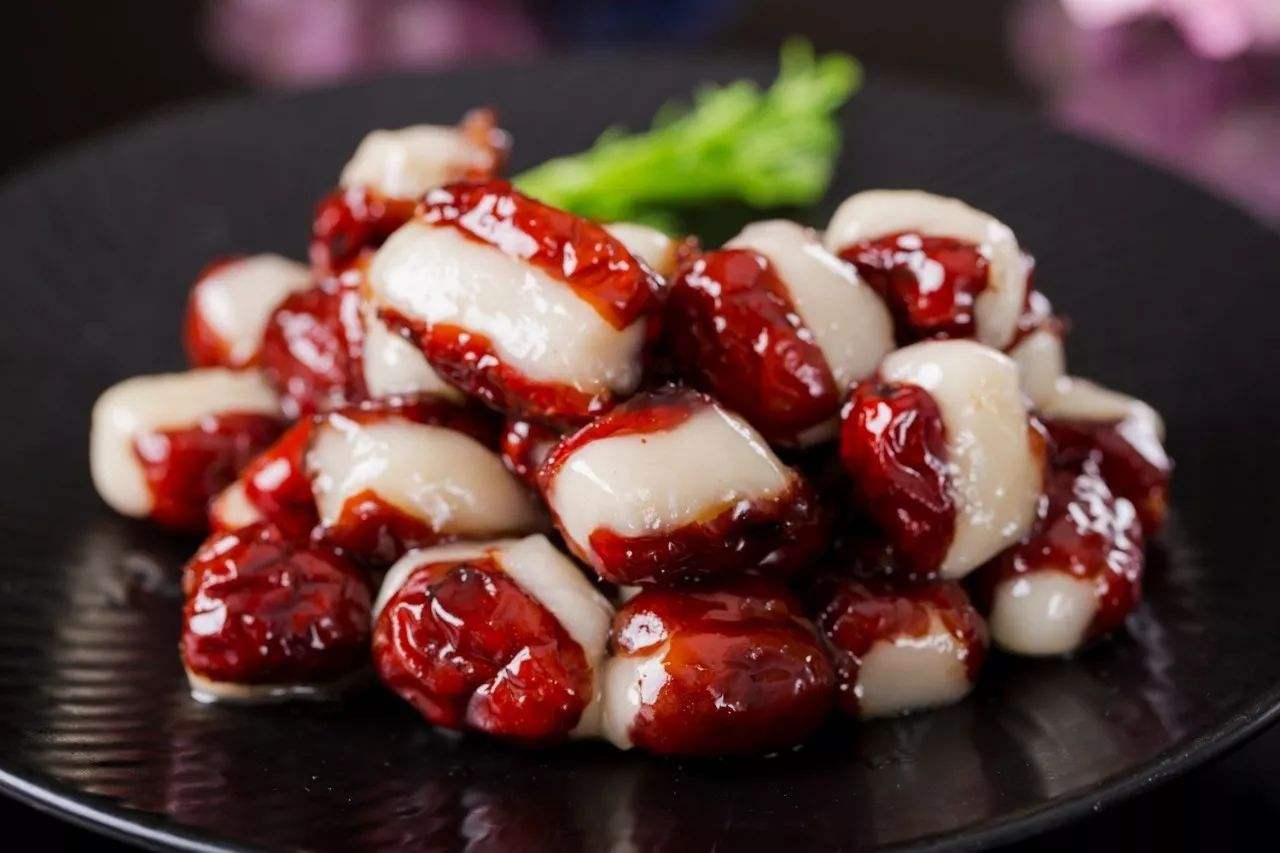 【糯米红枣】寓意:甜甜蜜蜜,幸福永远准备食材:大枣300克,糯米600克