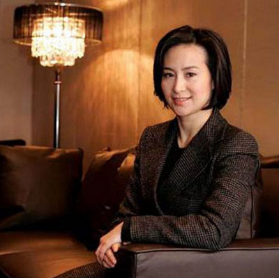 赌王何鸿燊病情疑恶化三太四太前后现身医院争遗产大战将开始