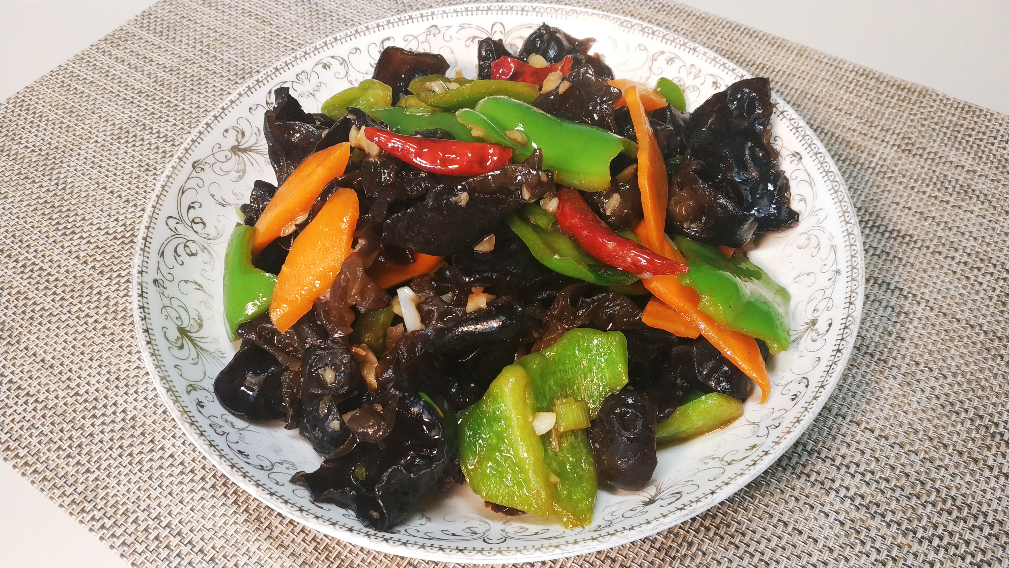 快过年了,分享5道木耳的菜肴,做法简单,能10分钟搞定的快手菜