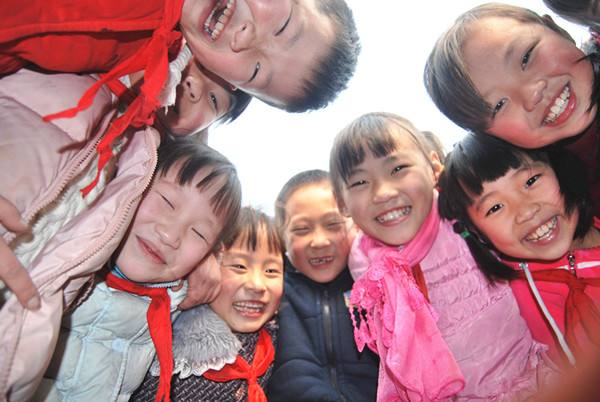 我们总教孩子感恩,想想父母的不易.今天,咱们是否感恩一下孩子?