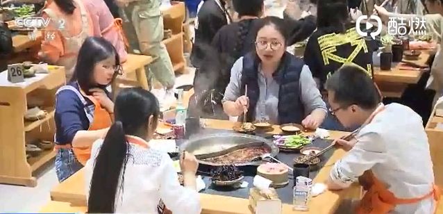 「中国消费者报」早间消费新闻｜四部门约谈滴滴和嘀嗒；部分快递春节将加收服务费