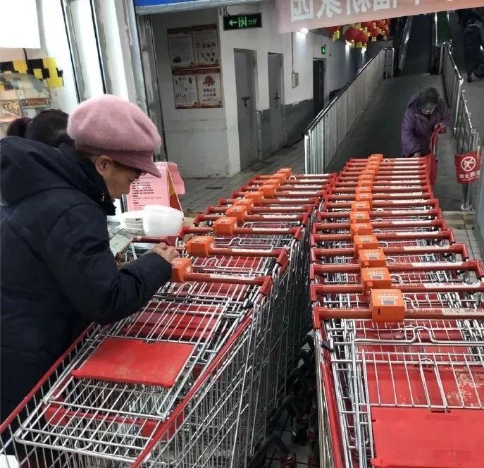 「中国消费者报」早间消费新闻｜四部门约谈滴滴和嘀嗒；部分快递春节将加收服务费