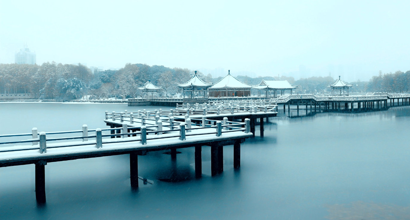 武汉东湖的雪景如画如醉