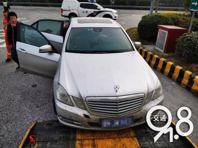 半岛晨报：无证驾驶，先用老婆来顶包，竟再拿没房产证来说事
