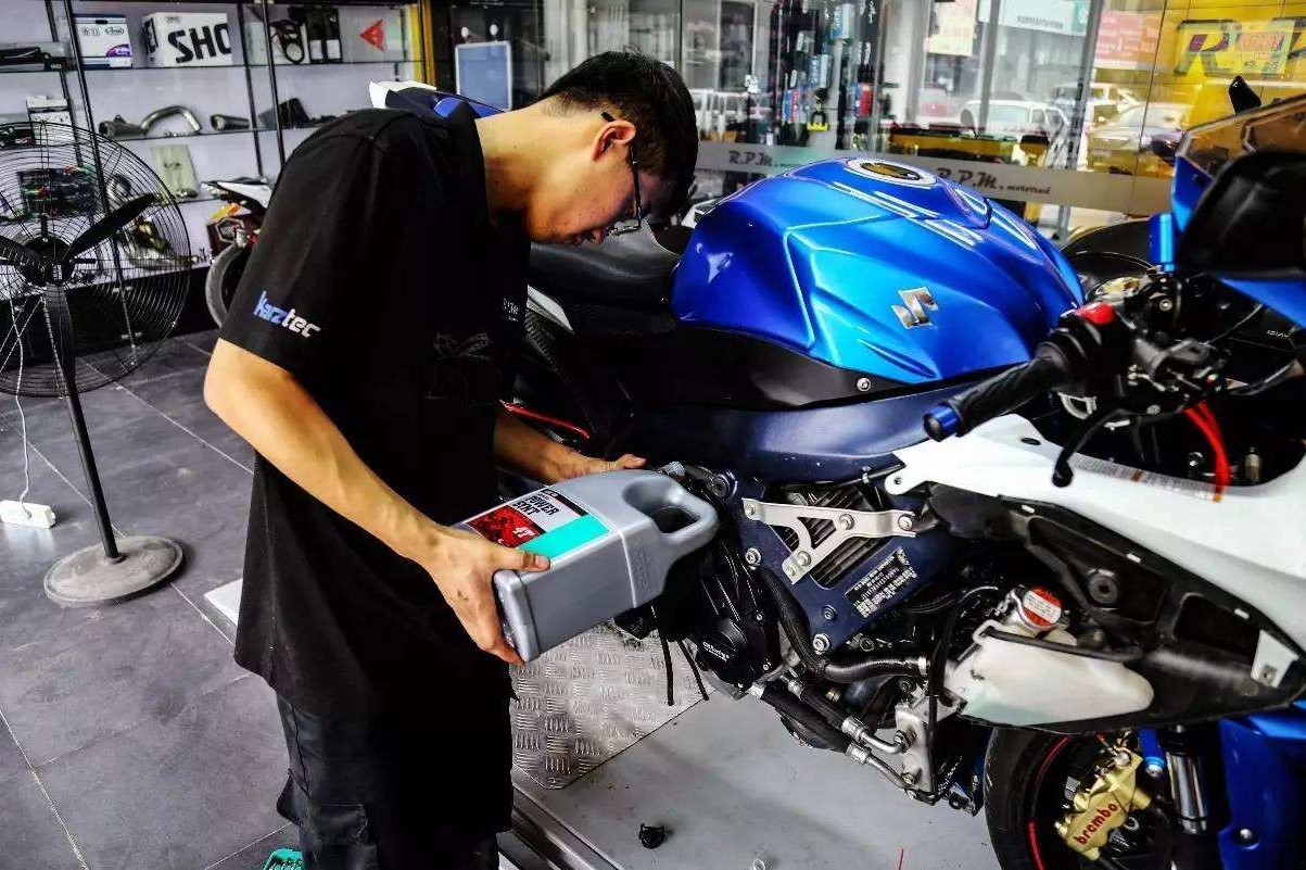 一台250cc摩托车,一年1万公里,费用不到3千,玩车原来这么省钱