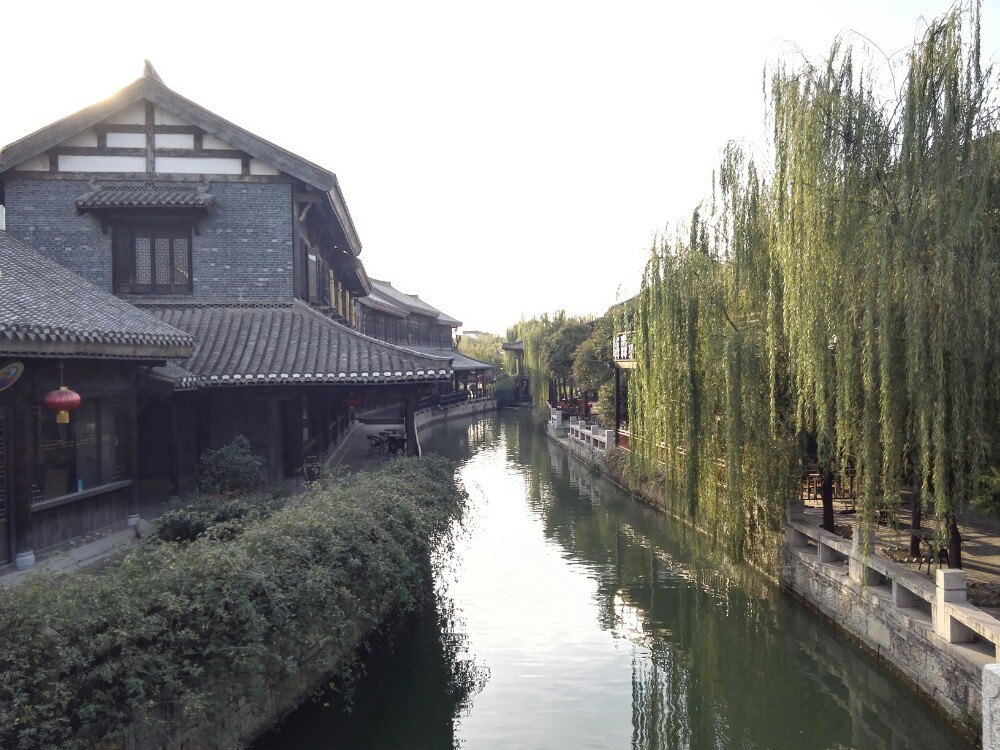 地址:山东省枣庄市市中区西昌路中段路西鲁南水城·枣庄老街整体规划