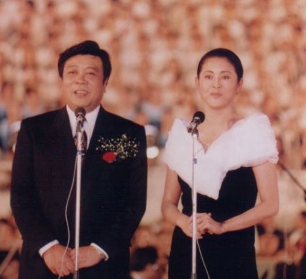 #红星新闻#著名主持人赵忠祥因病去世，倪萍发文悼念：舍不得你走