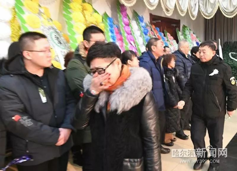 哈尔滨新闻网：别了，光荣的新中国首位女拖拉机手！社会各界送别“人民币女郞”梁军