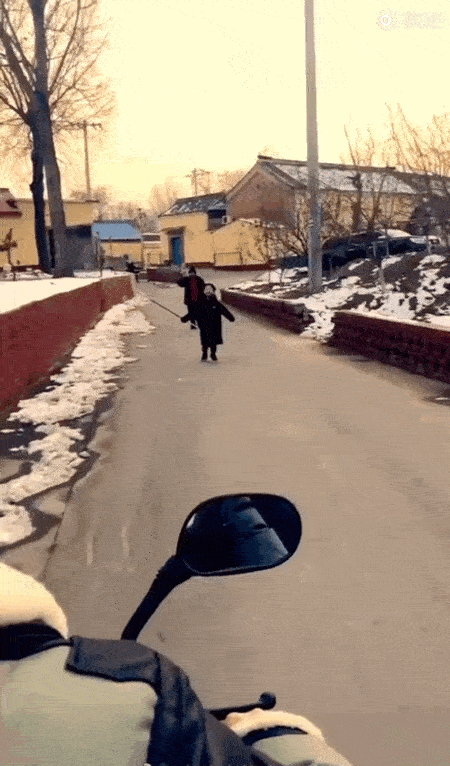 洞见■今年春运最感人的15个瞬间：世界再大，总有人盼你回家