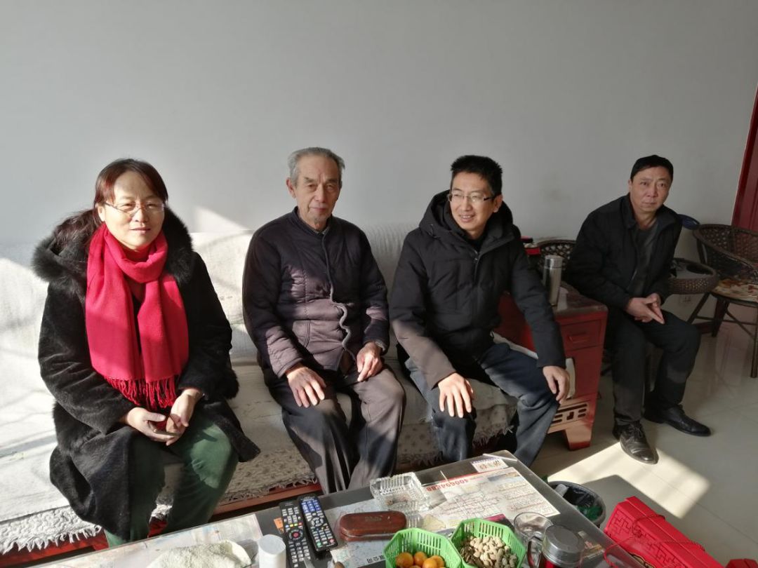 文水县中小企业局开展慰问老党员活动