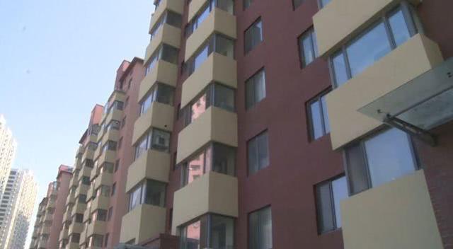 「半岛晨报」辽宁男子重病出国治疗，回国后竟发现房子被卖