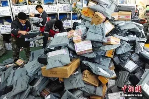 「武汉广播电视台」新版限塑令来了！外卖、快递不能再随便用塑料袋