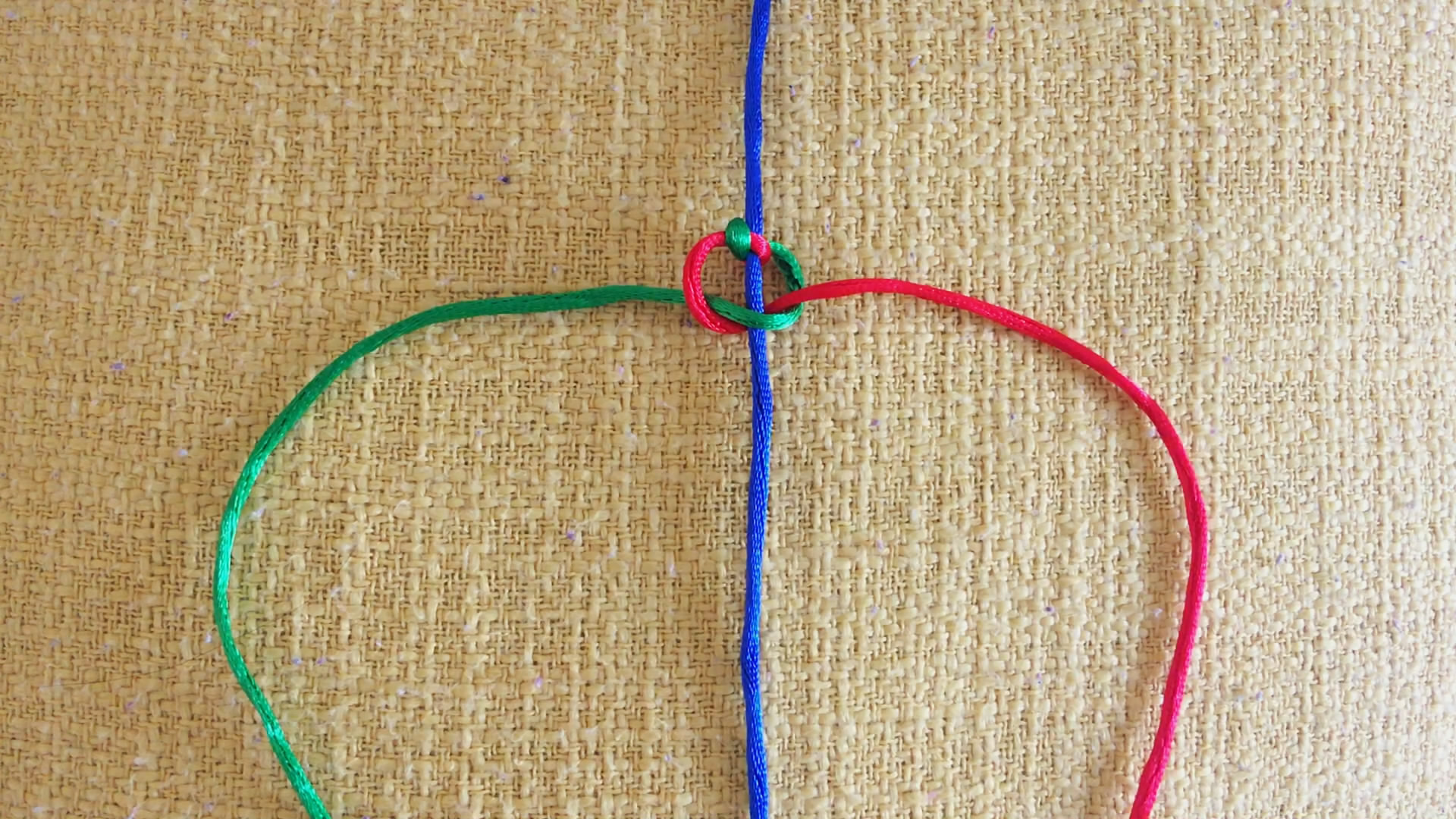 中国结双向平结的绳编方法