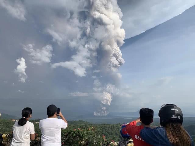 「环球时报」火山太危险就像是枪口，菲律宾将塔阿尔火山所在地划为“无人区”