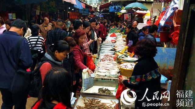 福州新闻网■厦门第八市场年味十足 市民纷纷打卡寻“闽南古早味”
