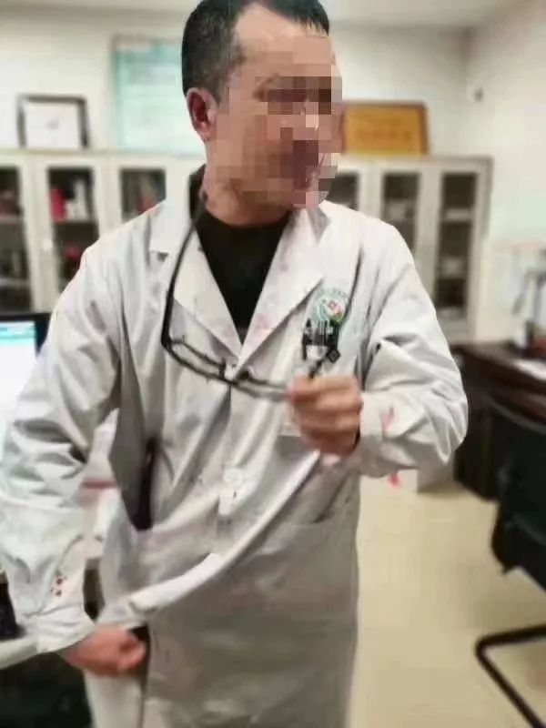 「医脉通」护士被打鼻骨骨折，3名医生被群殴……能好好过个年吗？