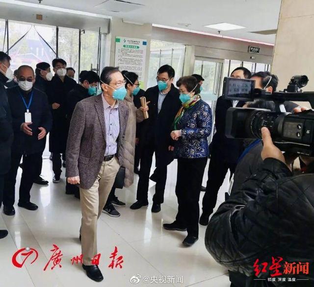 红星新闻@84岁钟南山，再战防疫最前线！这两张照片让人肃然起敬