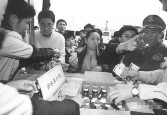 【南京江北新区】钟南山这张图疯传：17年前他领军战非典；今天，84岁的他再赴武汉