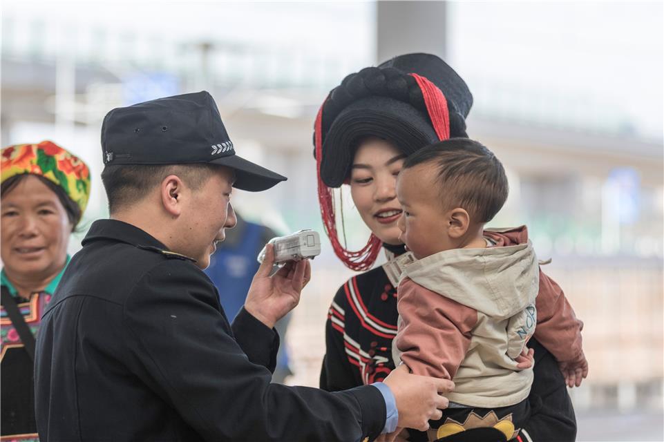 经济日报：远方的礼物