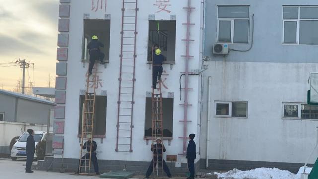 「生活报」新消防员第一次在队里过春节：想家 但必须留下