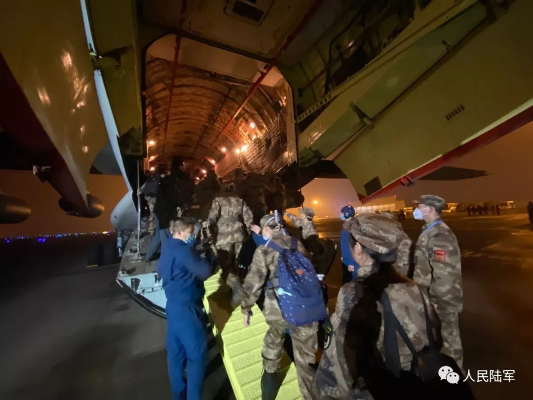 #中国经济网#砥柱中流！陆海空医疗大军昨星夜入汉