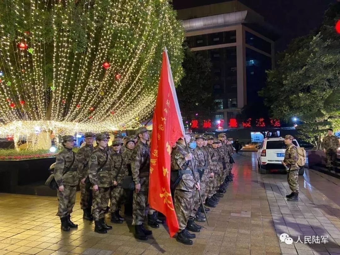 #中国经济网#砥柱中流！陆海空医疗大军昨星夜入汉