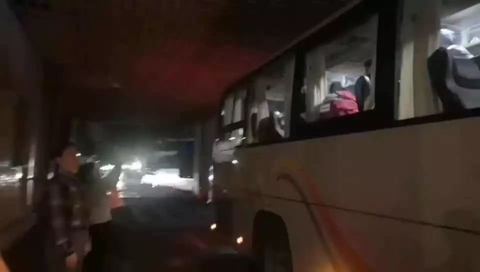 证券时报：最新数据：全国确诊1287例！除夕夜，解放军、广东等多支医疗队驰援武汉