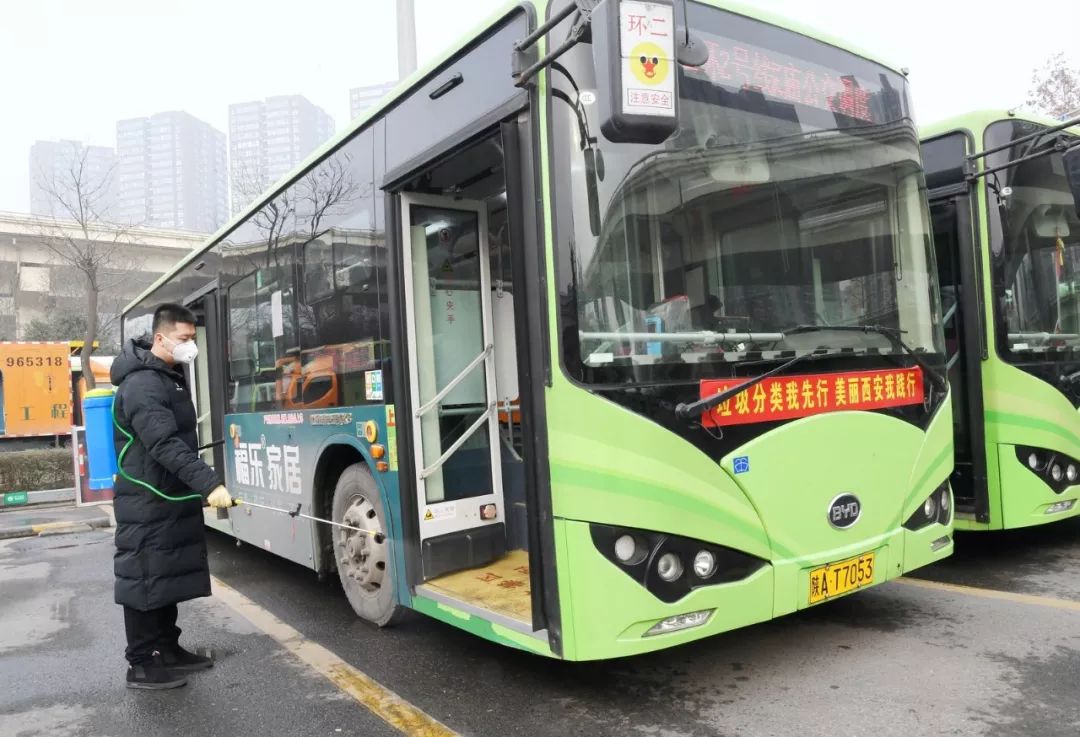 陕西法制网■全国确诊1975例，死亡56例 全国30省一级响应！