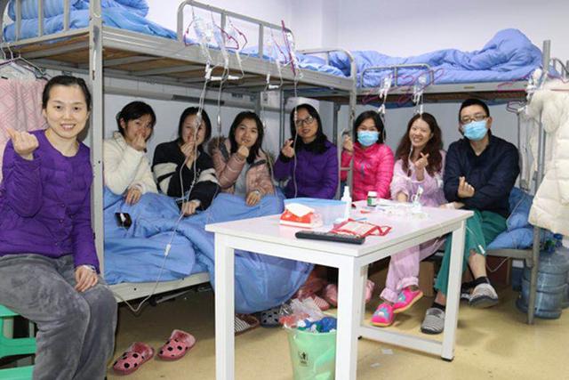 「七一网」关注｜两江新区隔离病房里的除夕夜 十余名医护3天未出病房一步