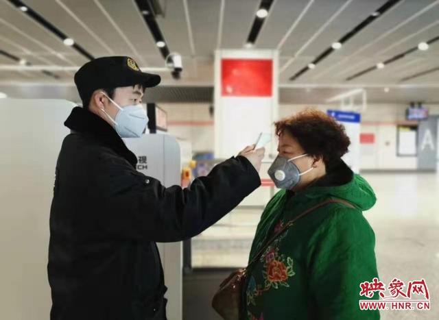 映象网■郑州地铁防控升级！不戴口罩禁止乘坐地铁出行