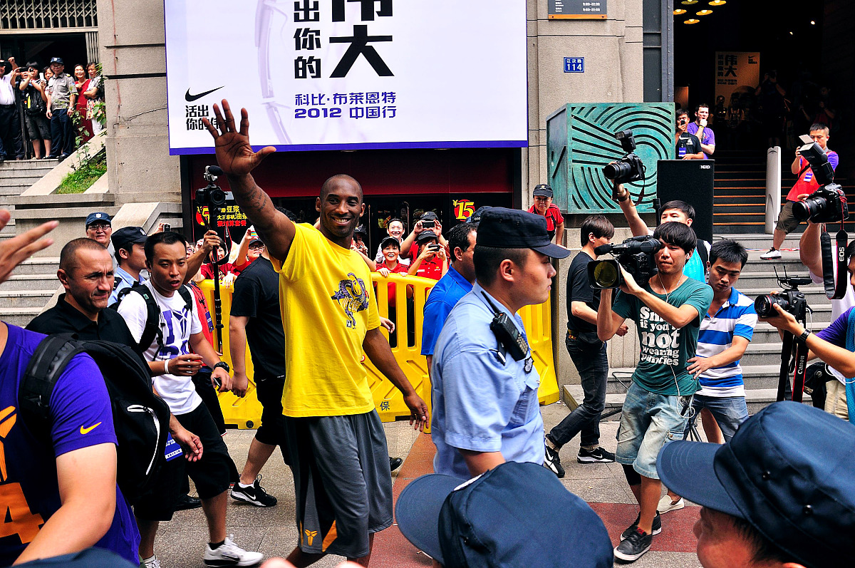 喜欢科比,相信也只有那些老球迷只能明白,就像每次科比中国行那样
