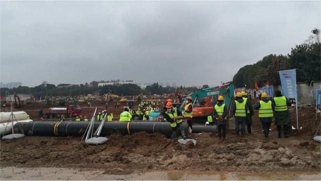 「红星新闻」16个小时，火神山医院第一栋楼完工